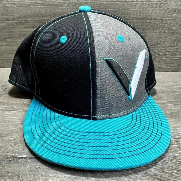 VaporTrail Snapback Hat NWOT - Picture 1 of 6